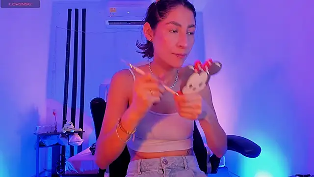 Snapshot of Gorgeous_Team chatting on February 2026 07:20:01 PM Gorgeous Team online show from February 2026 07:20:01 PM