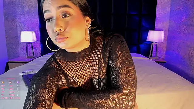 Snapshot of Gaby_Blaze chatting on February 2025 10:50:02 PM Gaby Blaze online show from February 2025 10:50:02 PM