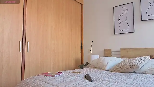 sweet sophia90s online show from December 2025 03:40:02 PM