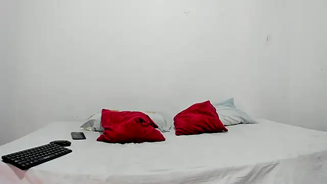 Snapshot of Danna_777 chatting on October 2025 08:17:02 PM Danna 777 online show from October 2025 08:17:02 PM