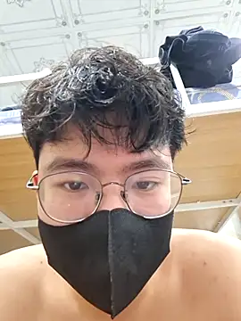 Gwencloudy online show from February 2026 04:10:02 AM