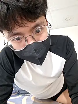 Gwencloudy online show from February 2026 04:28:02 PM