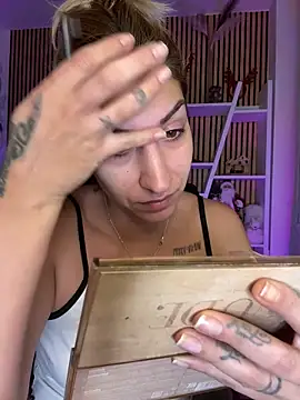 sofiah  online show from January 2026 07:22:01 AM