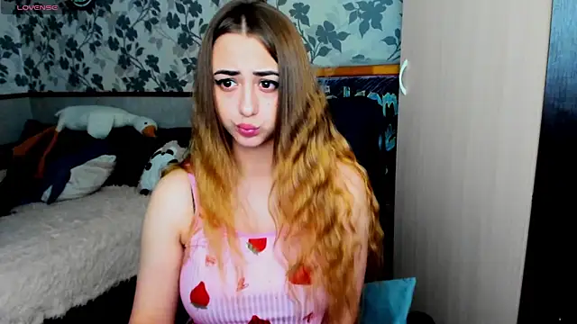 Snapshot of weakness4u chatting on October 2025 05:37:01 AM weakness4u online show from October 2025 05:37:01 AM