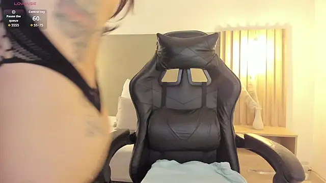 dark gotica online show from November 2025 12:45:02 PM