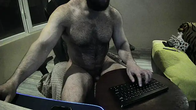 Snapshot of Hugealphabeast chatting on March 2025 09:43:02 PM Hugealphabeast online show from March 2025 09:43:02 PM