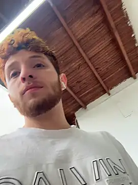 Snapshot of Juan_Castano chatting on October 2025 10:34:02 PM Juan Castano online show from October 2025 10:34:02 PM