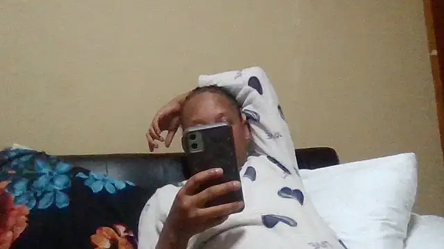 Snapshot of ShooingBunch chatting on November 2025 08:19:02 PM ShooingBunch online show from November 2025 08:19:02 PM