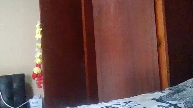 Snapshot of ShooingBunch chatting on December 2025 02:37:02 PM ShooingBunch online show from December 2025 02:37:02 PM