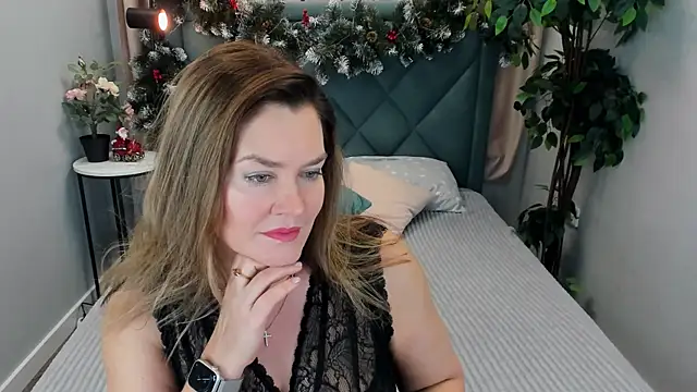 Adele Russo online show from December 2024 04:06:01 PM