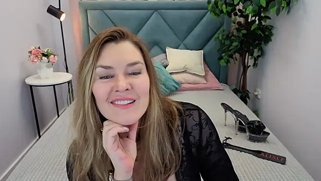 Adele Russo online show from March 2026 04:42:01 PM