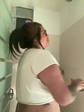 Snapshot of chloe_bonnet chatting on March 2025 05:08:01 AM chloe bonnet online show from March 2025 05:08:01 AM