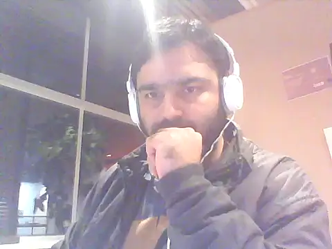 JohnBond009 online show from April 2026 07:58:02 PM