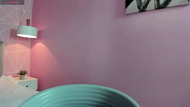 dolly zoe online show from March 2025 03:56:02 AM