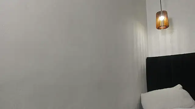 dolly zoe online show from February 2026 05:03:02 AM