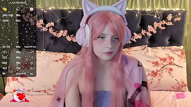 Snapshot of AliceLanley chatting on September 2025 12:41:02 PM AliceLanley online show from September 2025 12:41:02 PM