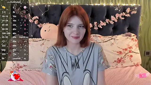 Snapshot of AliceLanley chatting on September 2025 12:31:02 PM AliceLanley online show from September 2025 12:31:02 PM