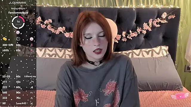 Snapshot of AliceLanley chatting on October 2025 11:42:02 AM AliceLanley online show from October 2025 11:42:02 AM