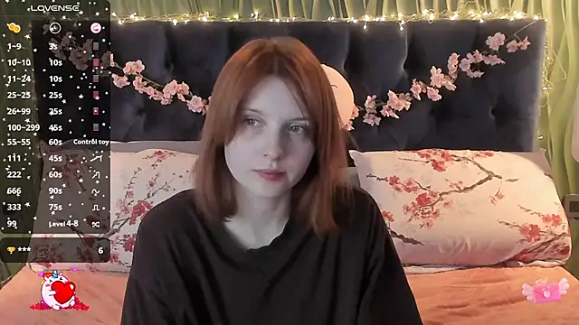 Snapshot of AliceLanley chatting on November 2025 11:34:02 AM AliceLanley online show from November 2025 11:34:02 AM