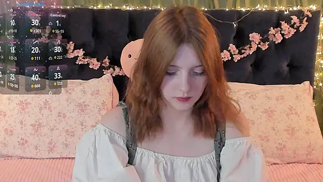 Snapshot of AliceLanley chatting on May 2026 02:44:02 PM AliceLanley online show from May 2026 02:44:02 PM