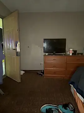 Stressreliever82 online show from April 2026 05:14:01 AM