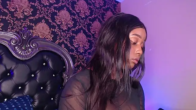 Snapshot of MichaelaCox chatting on May 2026 04:05:02 PM MichaelaCox online show from May 2026 04:05:02 PM
