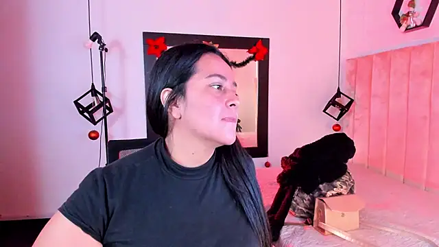 lucia vonne  online show from January 2026 01:46:01 PM