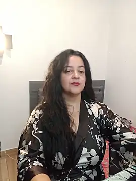 lucia vonne  online show from June 2026 12:02:02 AM