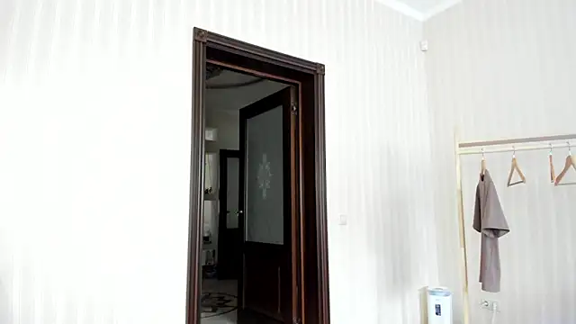 ooksiiii online show from March 2025 12:52:01 PM