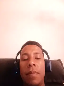 jhonjhon2131 online show from May 2026 06:57:01 PM