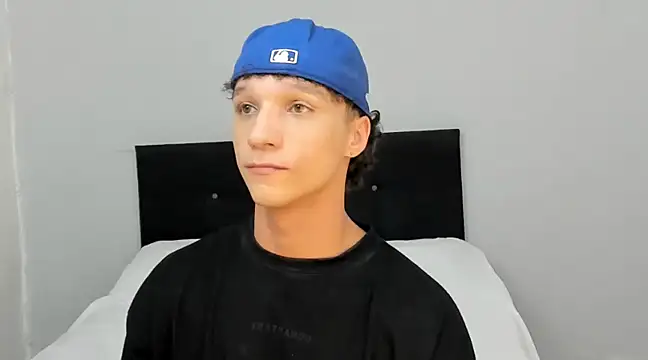 Snapshot of angelcortes chatting on March 2025 01:30:02 AM angelcortes online show from March 2025 01:30:02 AM