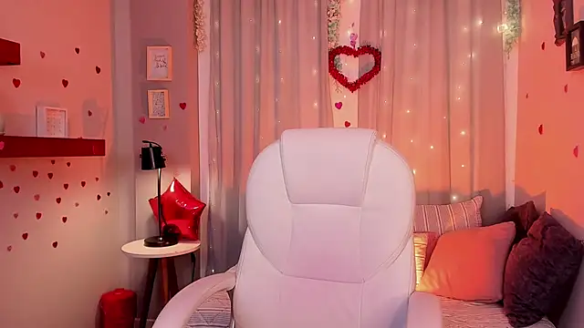 Snapshot of CoralineRicce_ chatting on March 2025 05:08:01 AM CoralineRicce online show from March 2025 05:08:01 AM