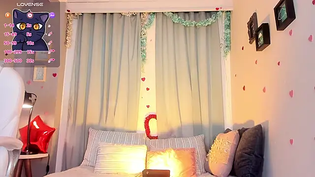 Snapshot of CoralineRicce_ chatting on March 2025 08:48:01 AM CoralineRicce online show from March 2025 08:48:01 AM