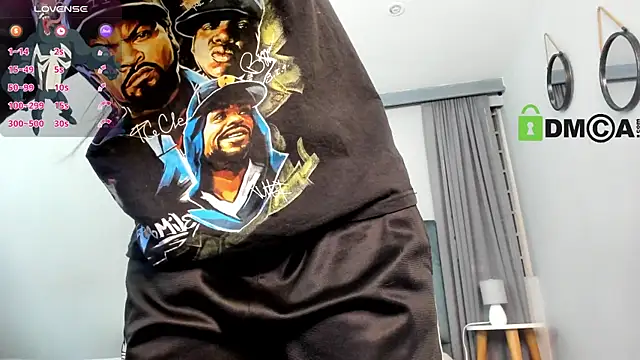 Snapshot of CoralineRicce_ chatting on November 2025 09:58:02 PM CoralineRicce online show from November 2025 09:58:02 PM