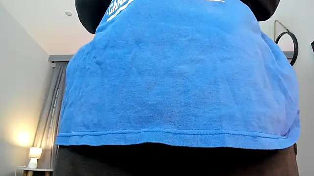 Snapshot of CoralineRicce_ chatting on November 2025 09:47:01 PM CoralineRicce online show from November 2025 09:47:01 PM