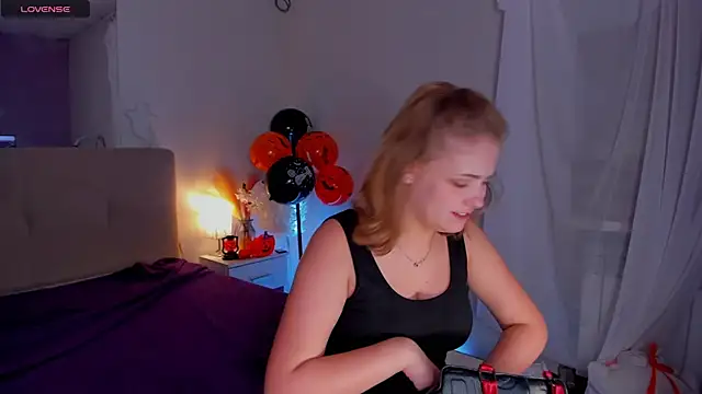 DellaRowe online show from October 2025 01:37:01 PM