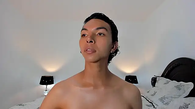 Snapshot of xhenisa_ chatting on January 2025 09:40:01 PM xhenisa online show from January 2025 09:40:01 PM