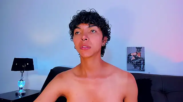 Snapshot of xhenisa_ chatting on January 2025 08:47:01 PM xhenisa online show from January 2025 08:47:01 PM