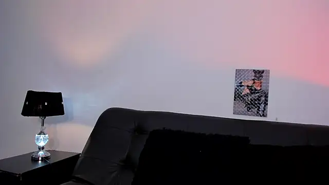 Snapshot of xhenisa_ chatting on February 2025 11:16:02 PM xhenisa online show from February 2025 11:16:02 PM