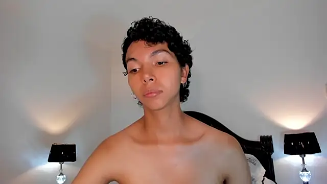 Snapshot of xhenisa_ chatting on March 2025 08:34:01 PM xhenisa online show from March 2025 08:34:01 PM