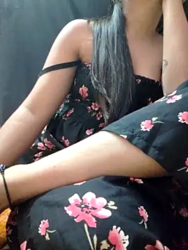 Snapshot of Roshni_98 chatting on November 2025 06:19:02 PM Roshni 98 online show from November 2025 06:19:02 PM