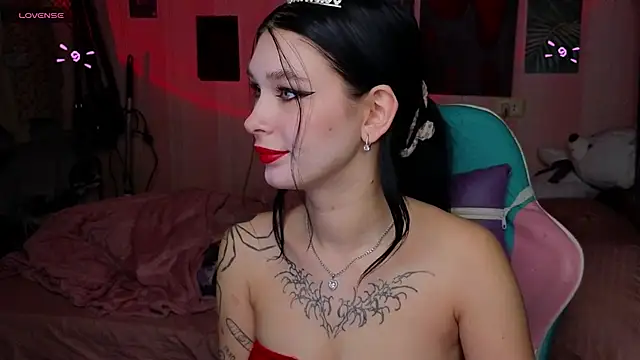 Amanda Tender online show from November 2025 12:43:01 AM