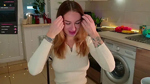 Snapshot of MissLovex chatting on December 2025 04:07:02 AM MissLovex online show from December 2025 04:07:02 AM