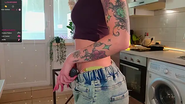 Snapshot of MissLovex chatting on February 2026 05:48:02 AM MissLovex online show from February 2026 05:48:02 AM