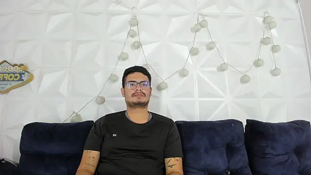 willy colombia online show from January 2025 08:17:01 PM