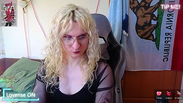 Lori Myaf online show from April 2026 03:15:01 PM