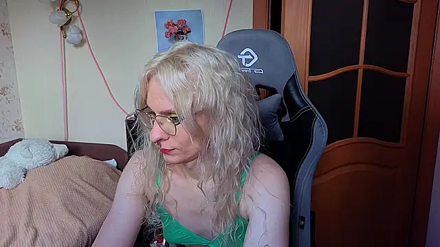 Lori Myaf online show from July 2026 02:24:01 PM