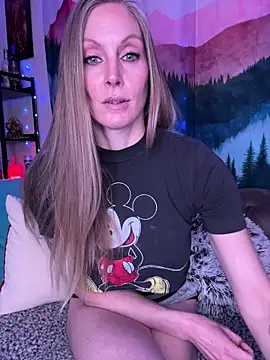 ItsDanniG online show from February 2026 07:18:01 PM