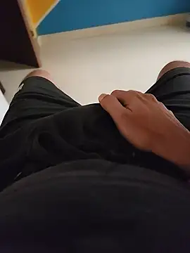 Snapshot of surfer_fun29 chatting on December 2024 11:07:02 AM surfer fun29 online show from December 2024 11:07:02 AM