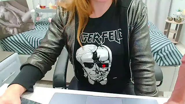 EveLove33 online show from April 2026 04:04:02 PM